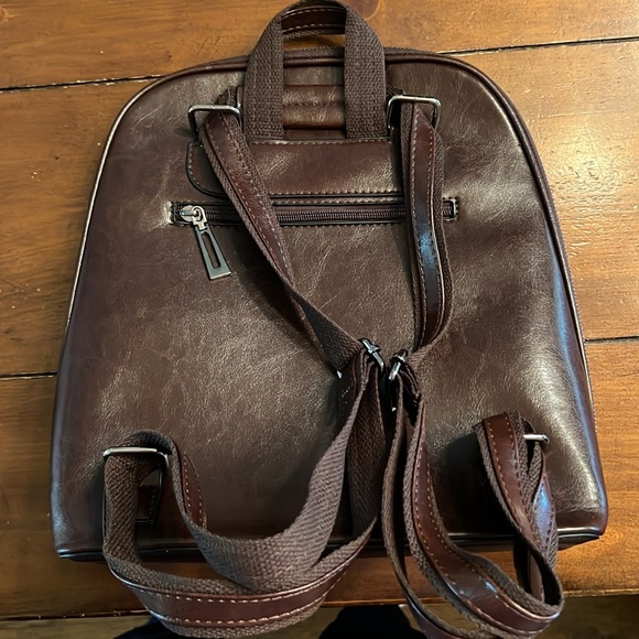 Brown backpack - Picture 3 of 5